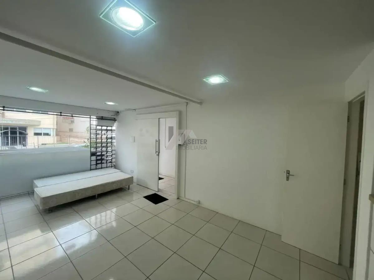 Sala comercial centro - Lacerda Coutinho Fpolis