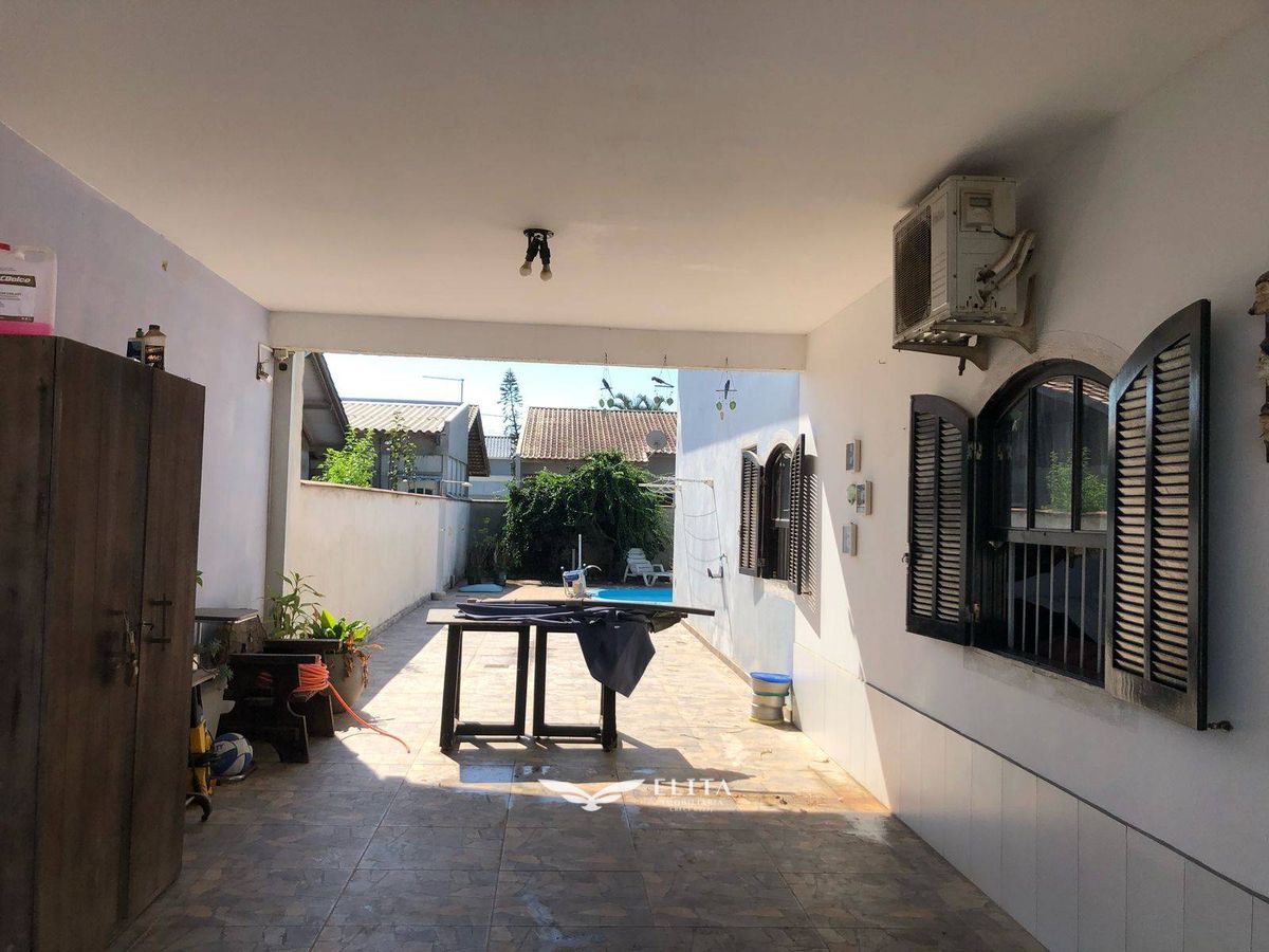 Casa com 3 quartos a R$ 1.170.000,00, no bairro Quinta dos Açorianos - Barra Velha Cód. 2091