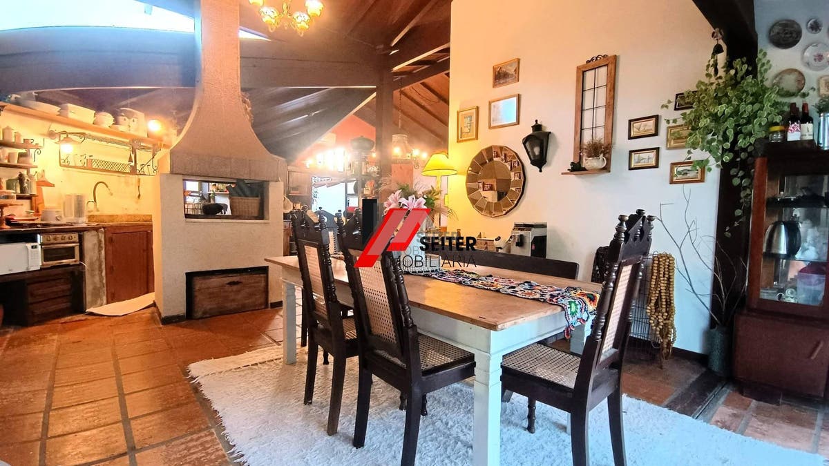 Casa comercial a venda em Canasvieiras norte de Florianópolis