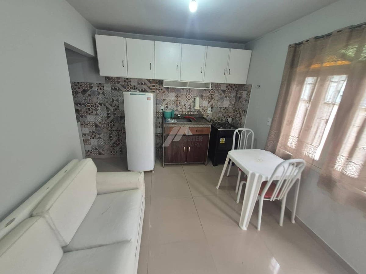 Ktinet com 1 quarto para alugar na trindade