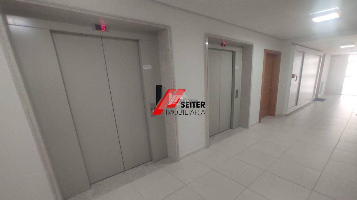 Sala comercial a venda Florianopolis Itacorubi com 42 m2 de área com vaga de garagem