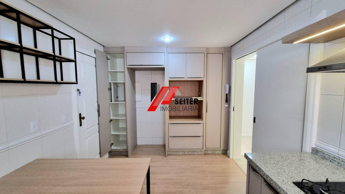 Apartamento a venda na Beira Mar Norte de Florianópolis