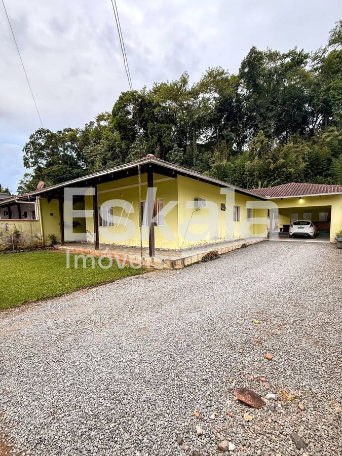 Casa Residencial Contendo 04 Dormitórios, Tifa Martins, Jaragua do Sul