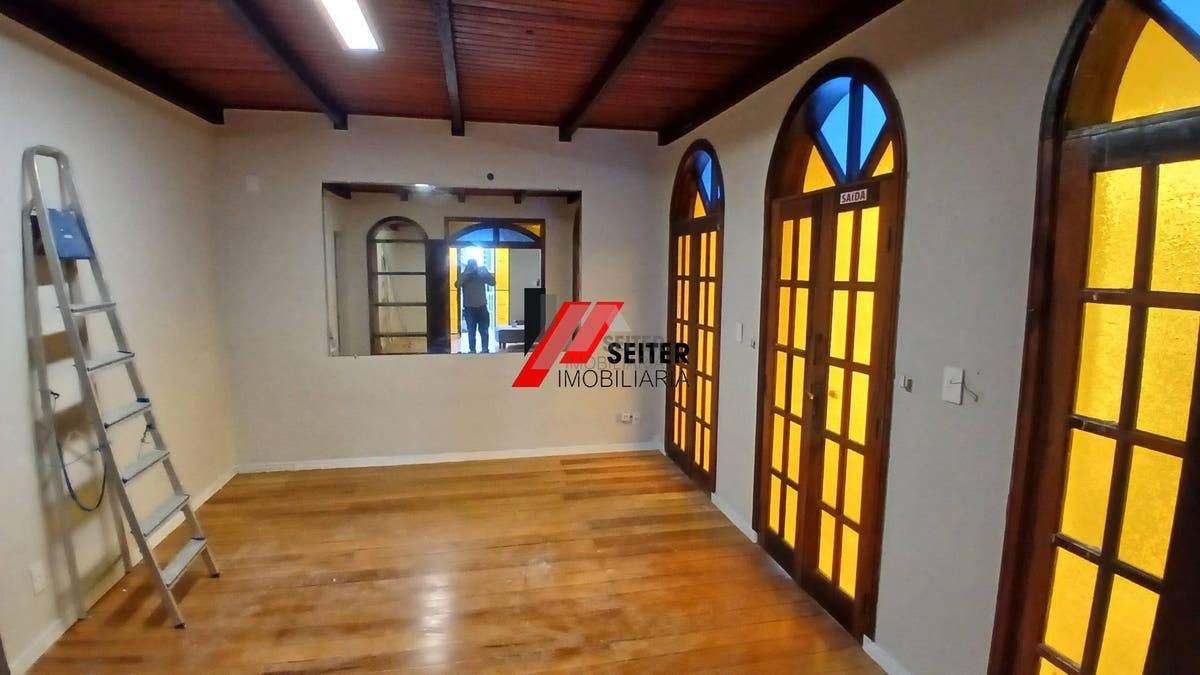 Casa a venda na agronomica