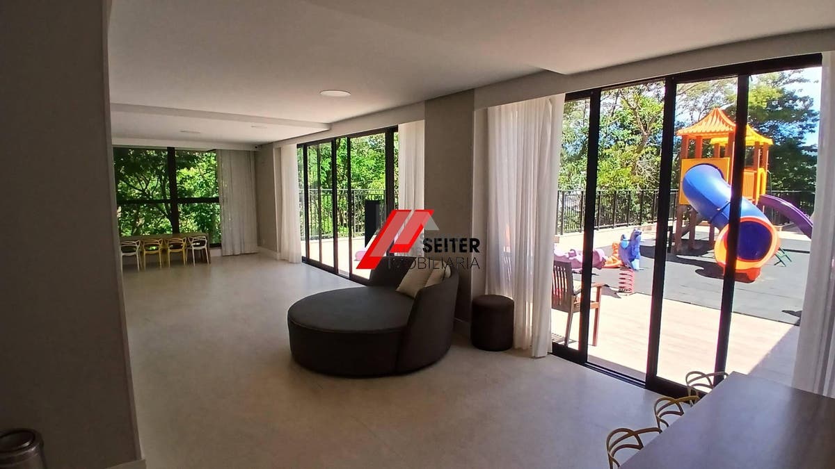 Apartamento de 2 dormitórios à venda no Itacorubi