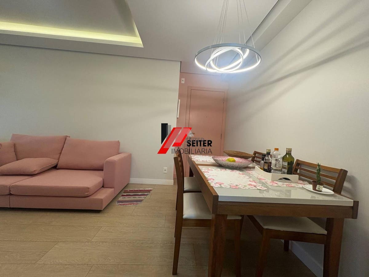 Apartamento de 2 Domitorios com Suite a Venda em Florianopolis