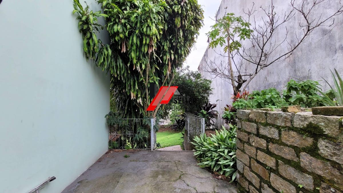 Casa com 4 quatro quartos para locação trindade florianópolis