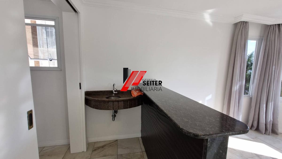 Apartamento a venda na Beira Mar Norte de Florianópolis