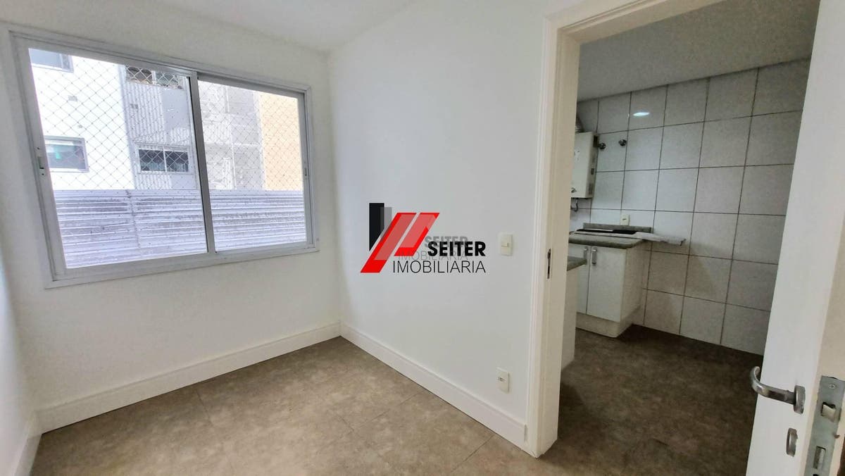Apartamento de 4 dormitorios a venda Beira Mar Florianopolis