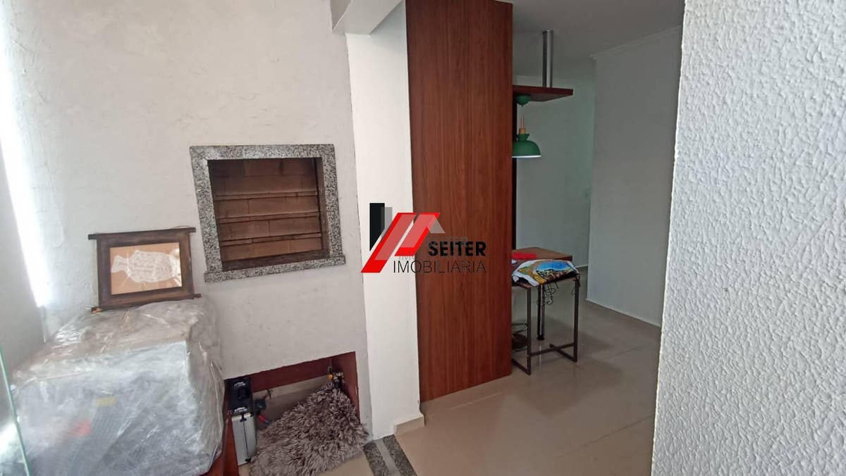 Apartamento à venda com 2 dormitórios no Campeche Florianópolis