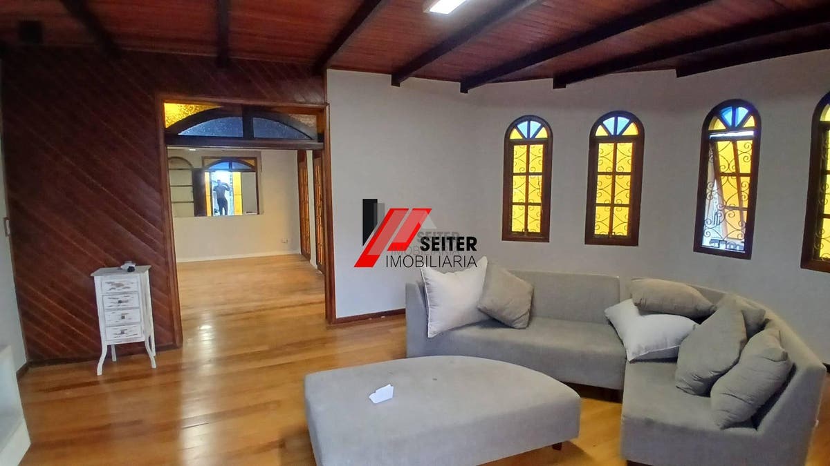 Casa a venda na agronomica
