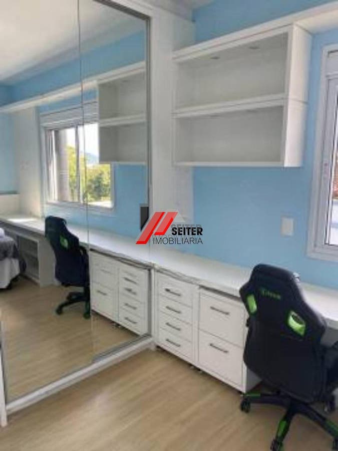 Casa com 4 dormitórios no Campeche