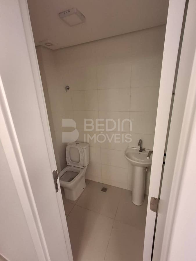 Sala Comercial de 146m² no bairro Centro, em Balneário Camboriú | Eu Corretor