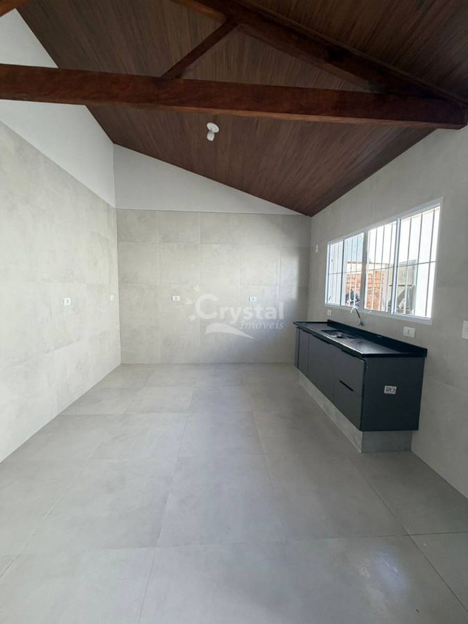 Casa para Alugar com 2 Quartos, Quintal e Garagem Coberta em Centro - Avaré. Foto 5
