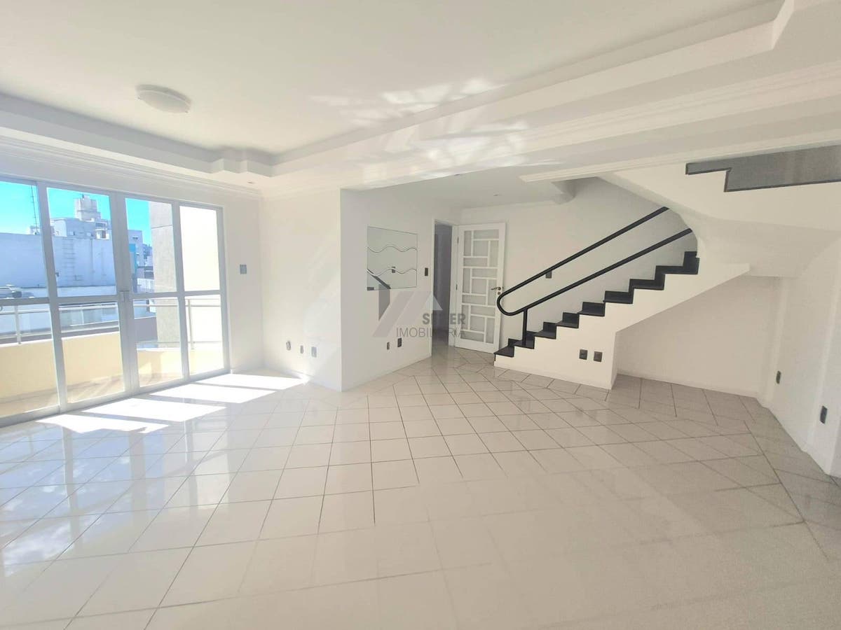 Apartamento de 5 quartos sendo 2 suites para alugar na trindade florianopolis
