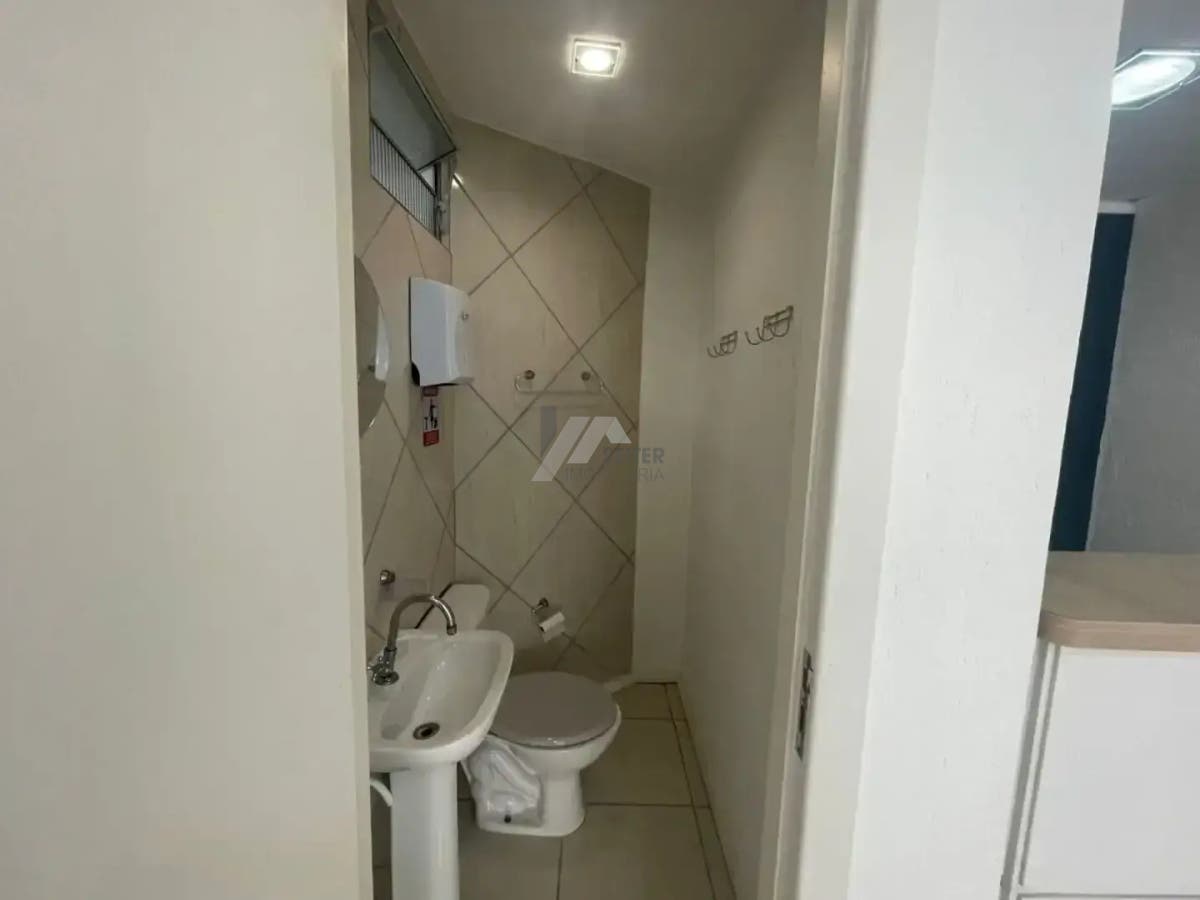 Sala comercial centro - Lacerda Coutinho Fpolis