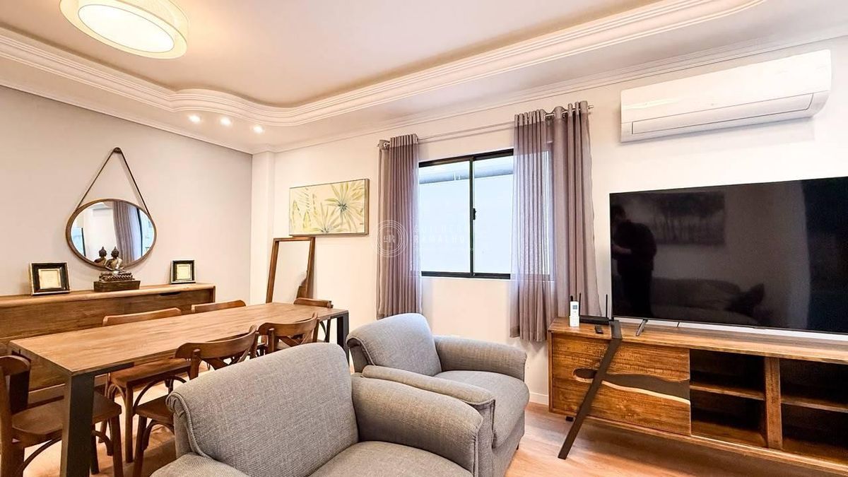 Apartamento à venda com 3 quartos (sendo 01 suíte), rua reta ao mar e 2 vagas de garagem em Balneário Camboriú/SC - Apartamento em Centro, Balneário Camboriú - à venda - IMOBILIÁRIA GUILHERME LTDA