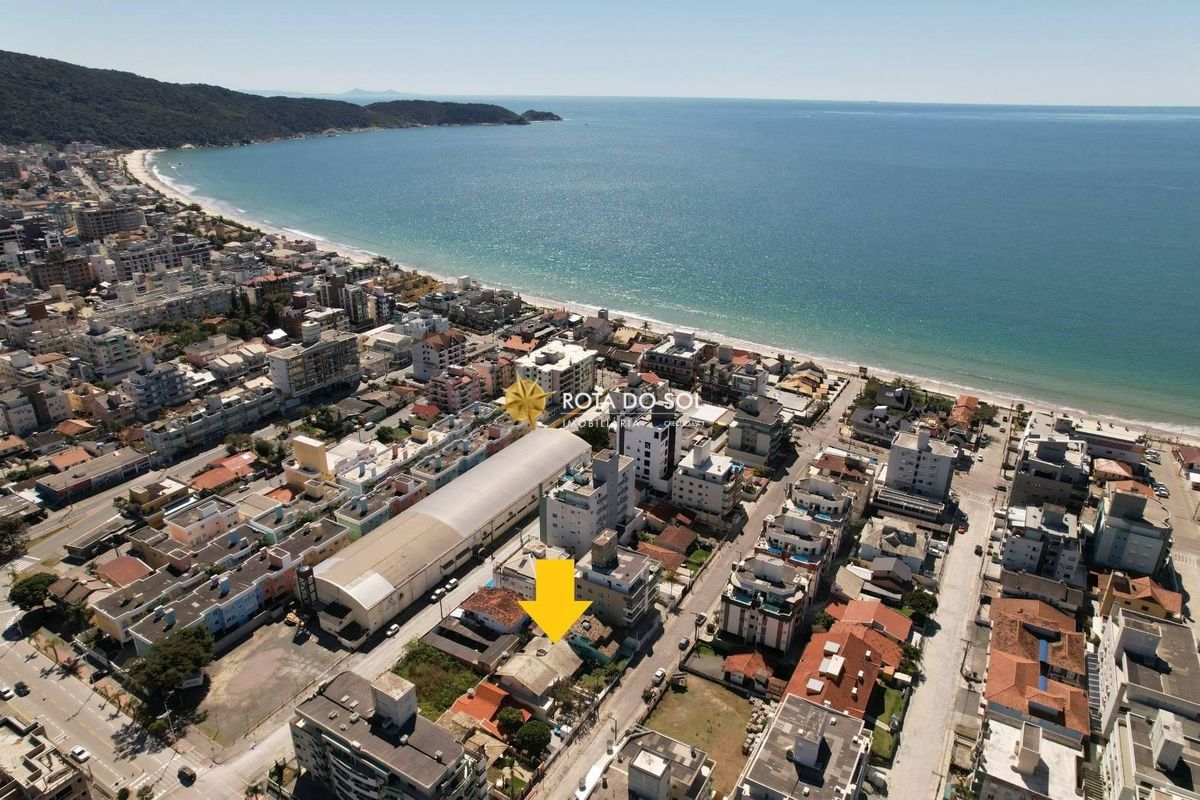 Casa 3 Quartos Próxima ao Mar Praia Bombas Bombinhas SC - 1