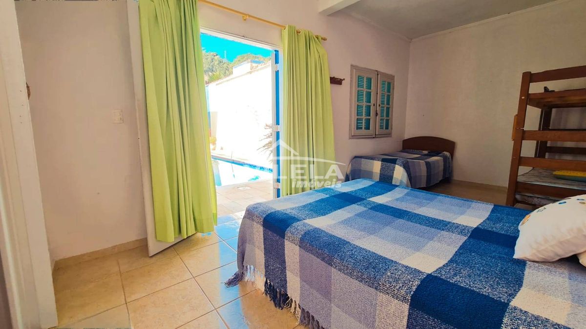 Belíssima Casa à Venda, Massaguaçu - Caraguatatuba