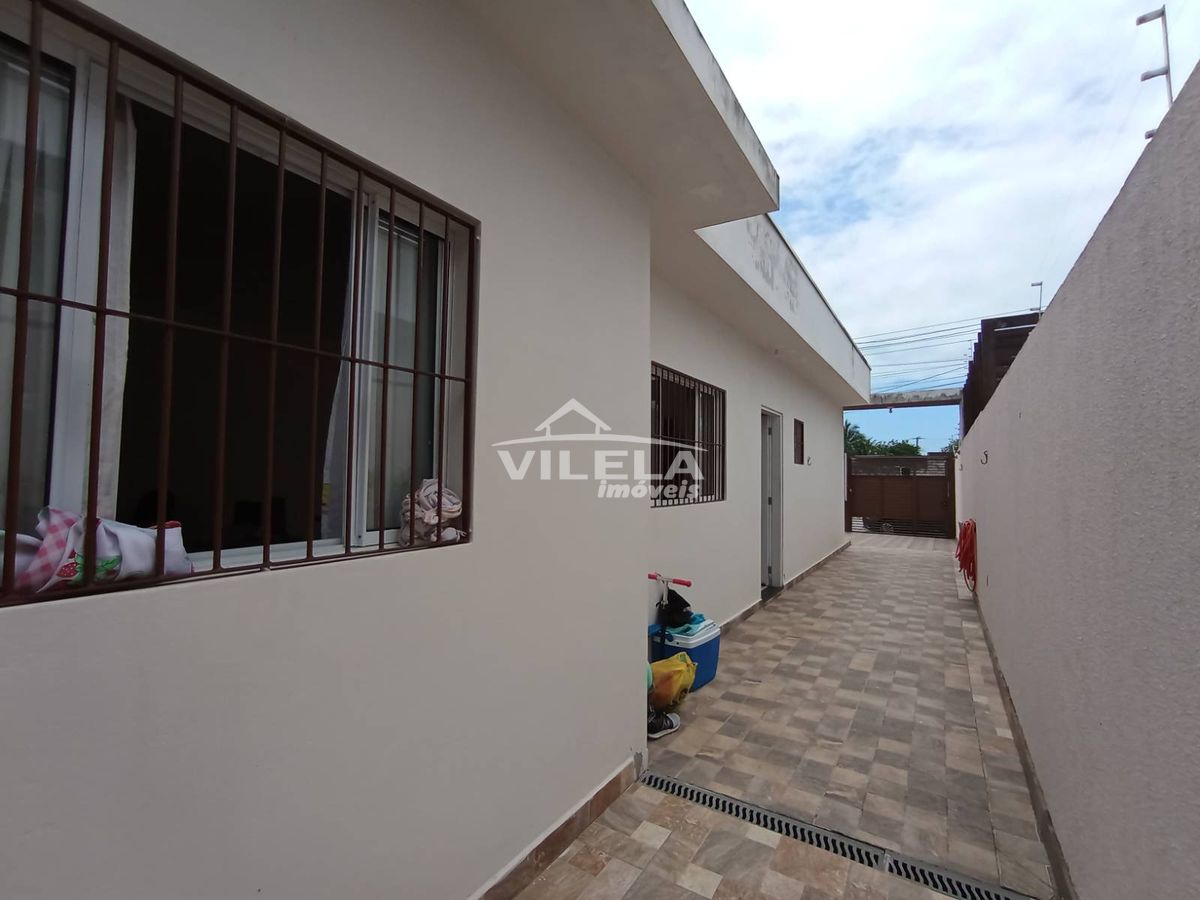 Linda casa com piscina no morro do algodão