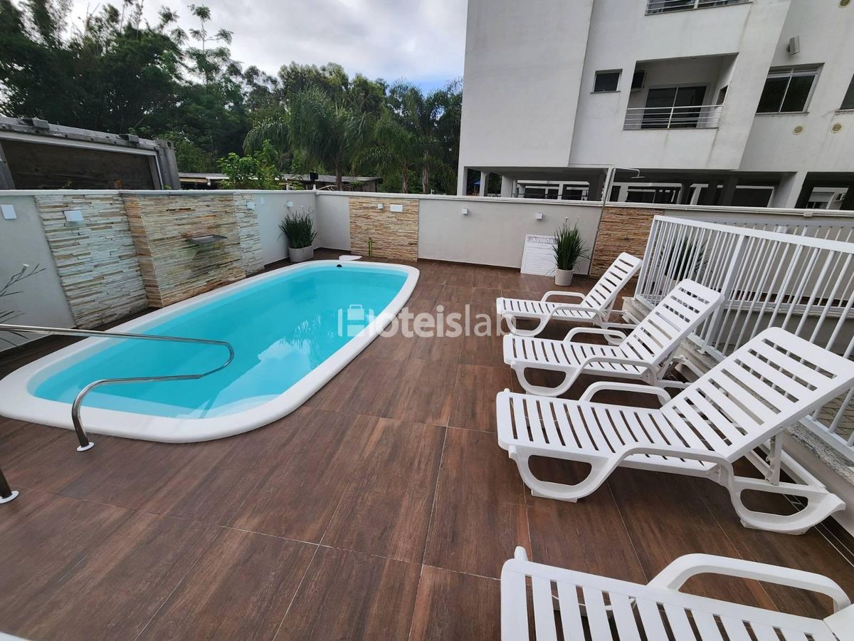Lindo apartamento de 1 quarto em Canasvieiras, em prédio com piscina