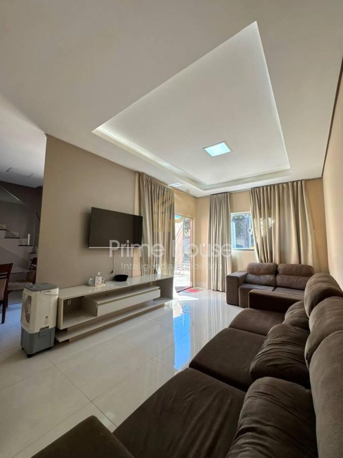 Vende-se Sobrado de Alto Padrão em Bairro Jardim Shangri-lá