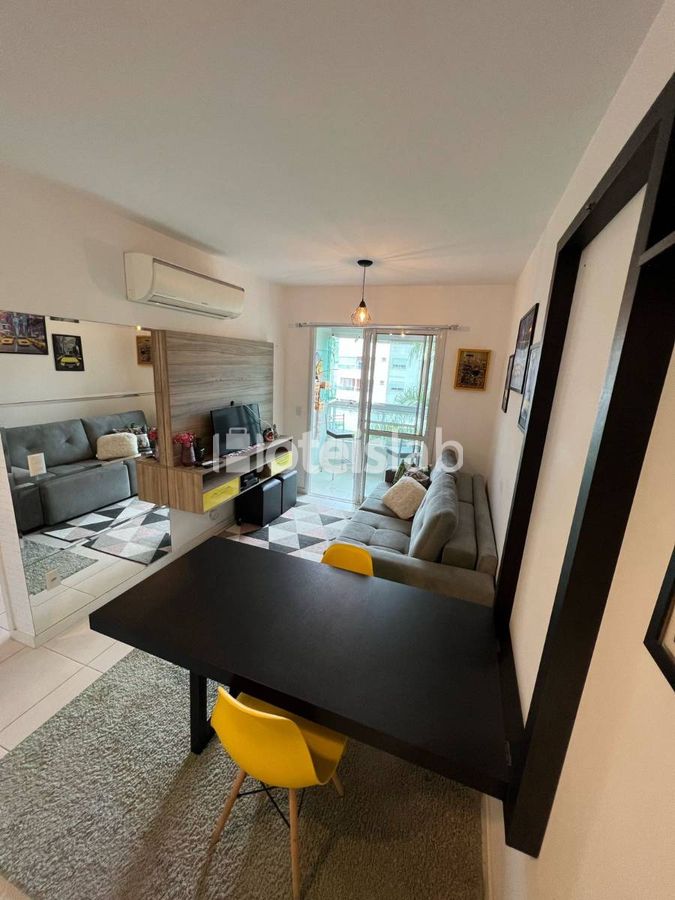 Lindo apartamento de 1 quarto em Canasvieiras, em prédio com piscina