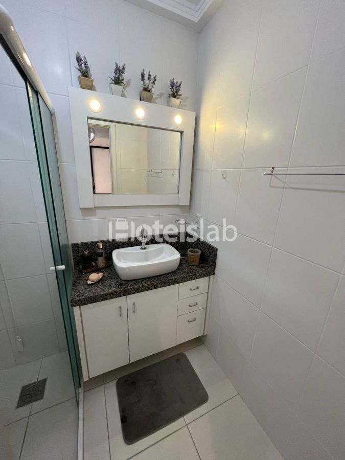 Lindo apartamento de 1 quarto em Canasvieiras, em prédio com piscina