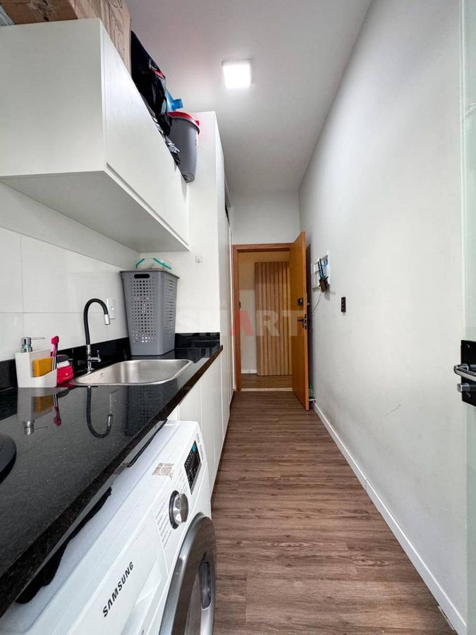 Casa Geminada Mobiliada com 1 Suíte e 2 Quartos à Venda no Vila Nova