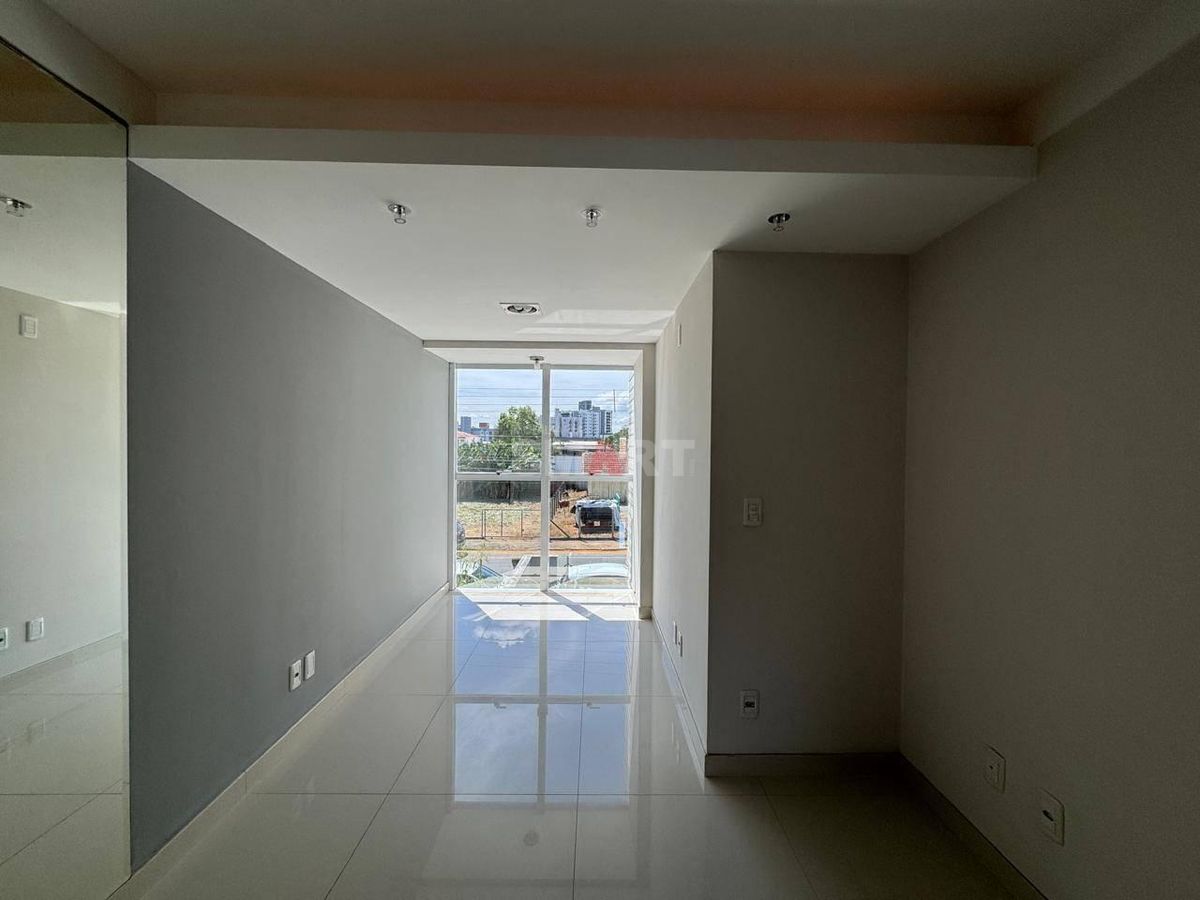 Casa no Centro de Jaraguá do Sul à Venda com Quatro Suítes sendo Uma Master