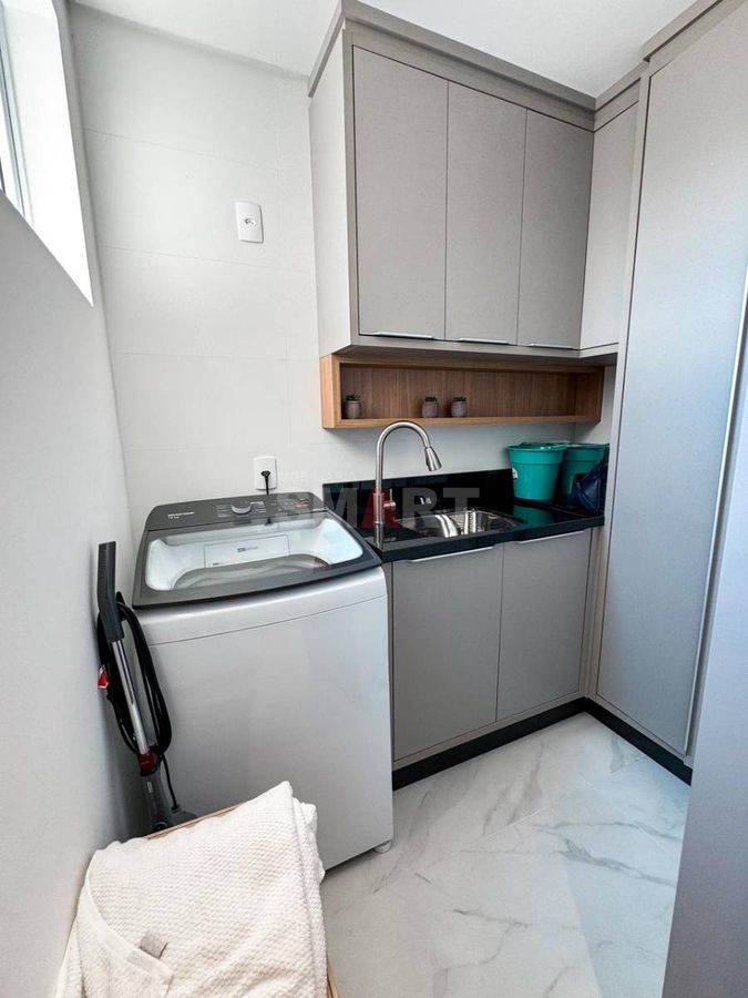 Apartamento Semimobiliado com 1 Suíte e 1 Quarto no Bairro Nova Brasília