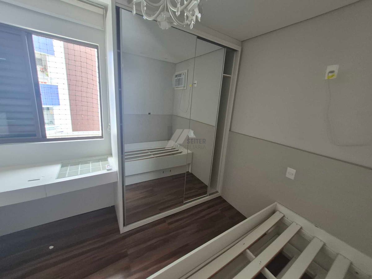 Apartamento tipo cobertura 3 quartos para alugar no itcorubi Florianopolis