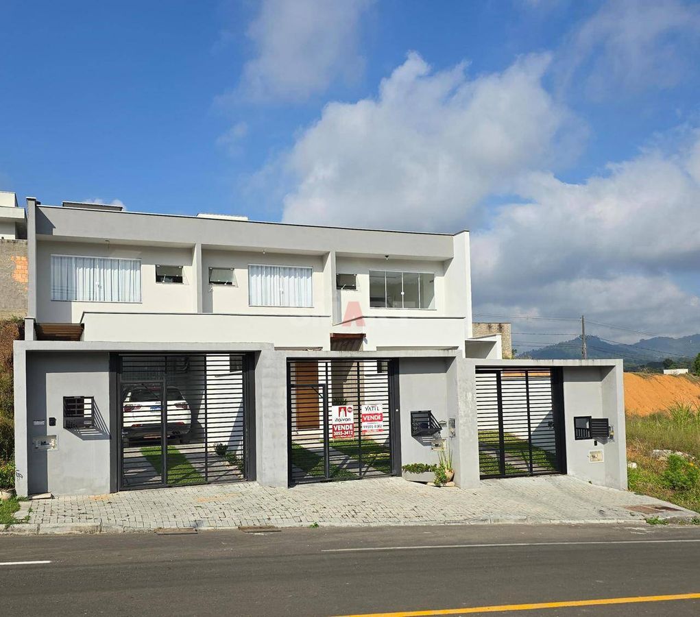 Geminado Duplex no Bairro Tres Rios do Norte com 2 Suítes