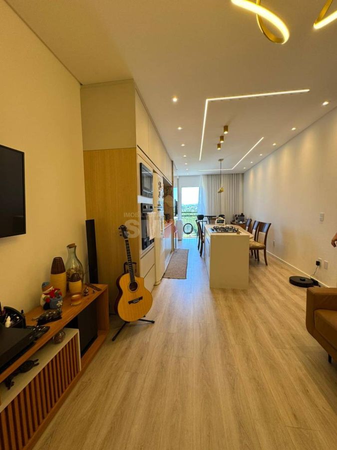 Apartamento Semimobiliado com 2 Suítes e 1 Quarto no Bairro Jaraguá Esquerdo