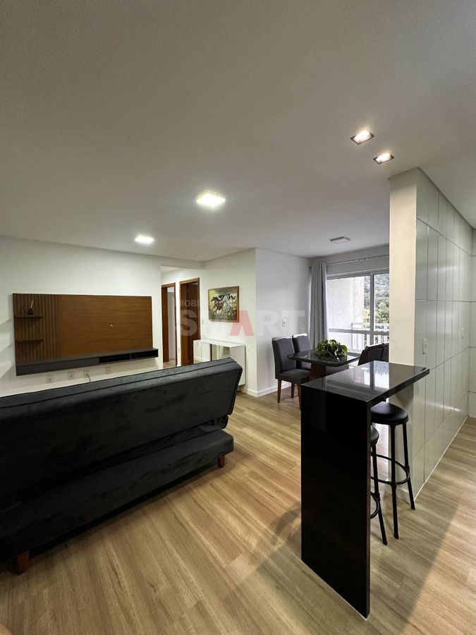 Apartamento com 2 quartos semimobiliado na Vila Nova