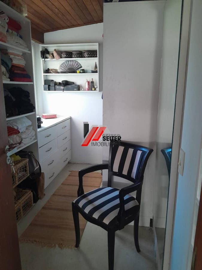 Casa à venda em condomínio fechado na cachoeira do Bom Jesus em canasvieiras