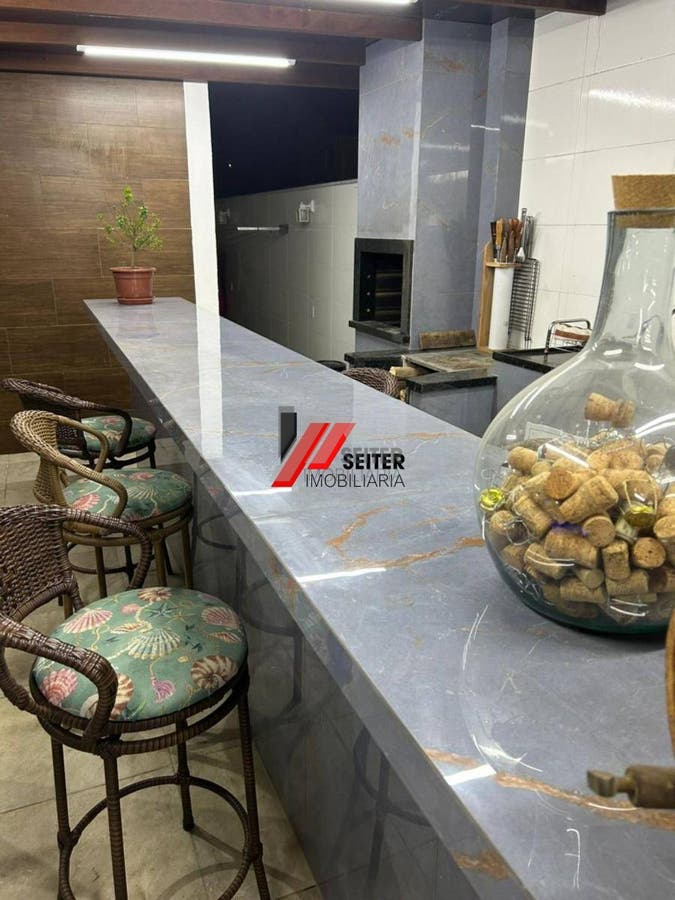 Casa de Alto Padrão com 280m² à Venda na Pedra branca: 4 Quartos 1 Suíte Área Gourmet e Piscina com Spa!