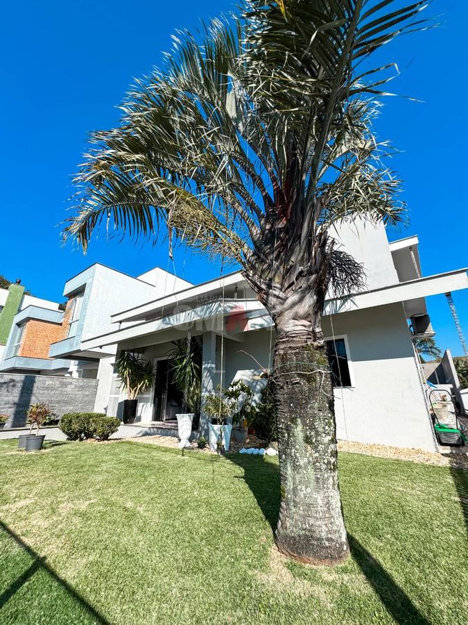 Casa na Ilha da Figueira com Suíte + 02 Dormitórios, Piscina e Área de Festa