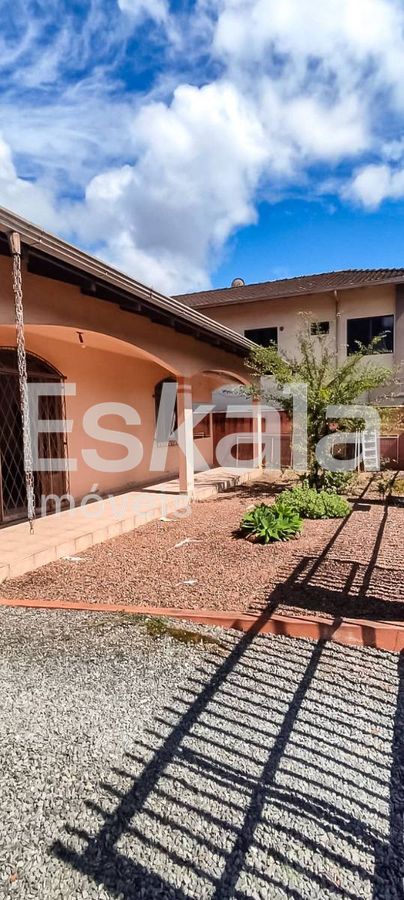 Casa Residencial Com 03 Dormitórios, Localizada no Bairro Vila Lalau, Jaragua do Sul
