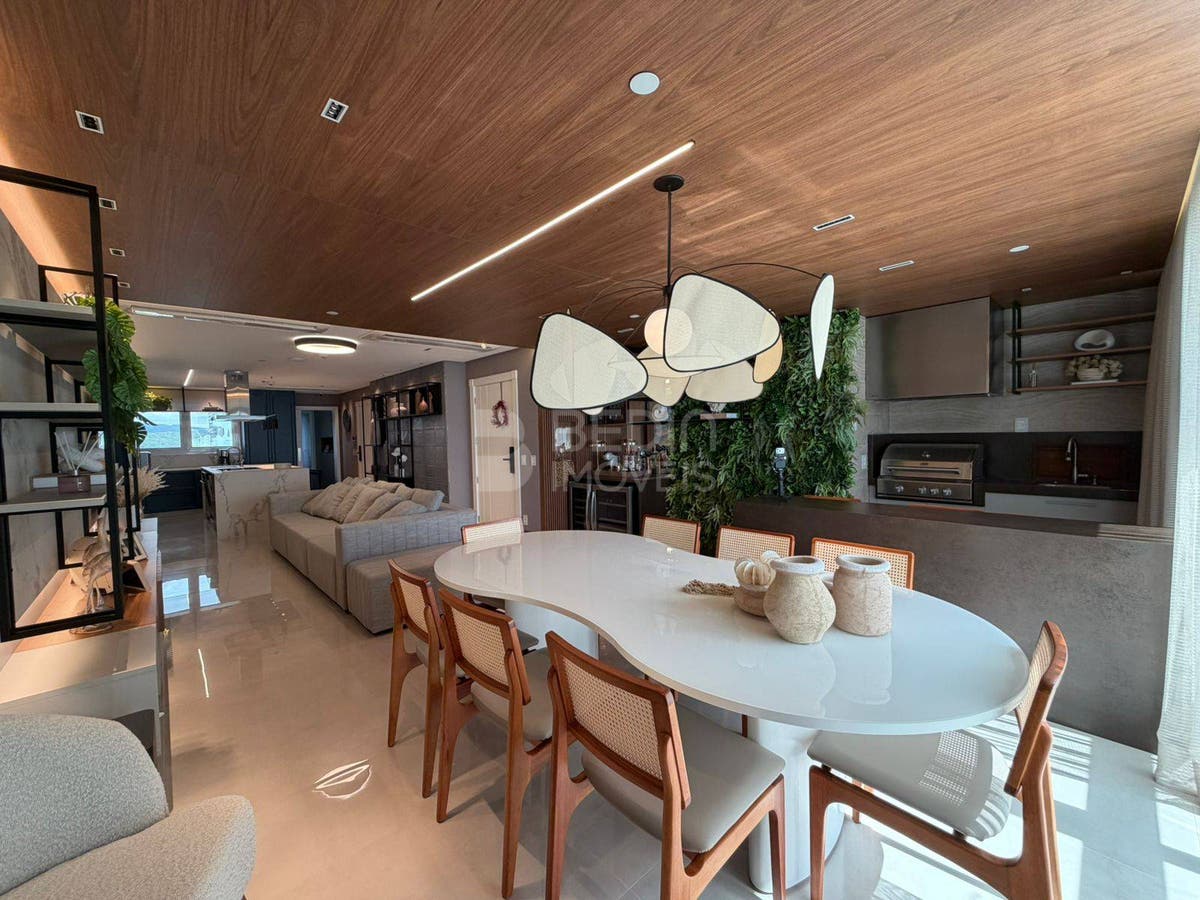 Apartamento de 4 quartos, 196m² no bairro Centro, em Balneário Camboriú | Eu Corretor
