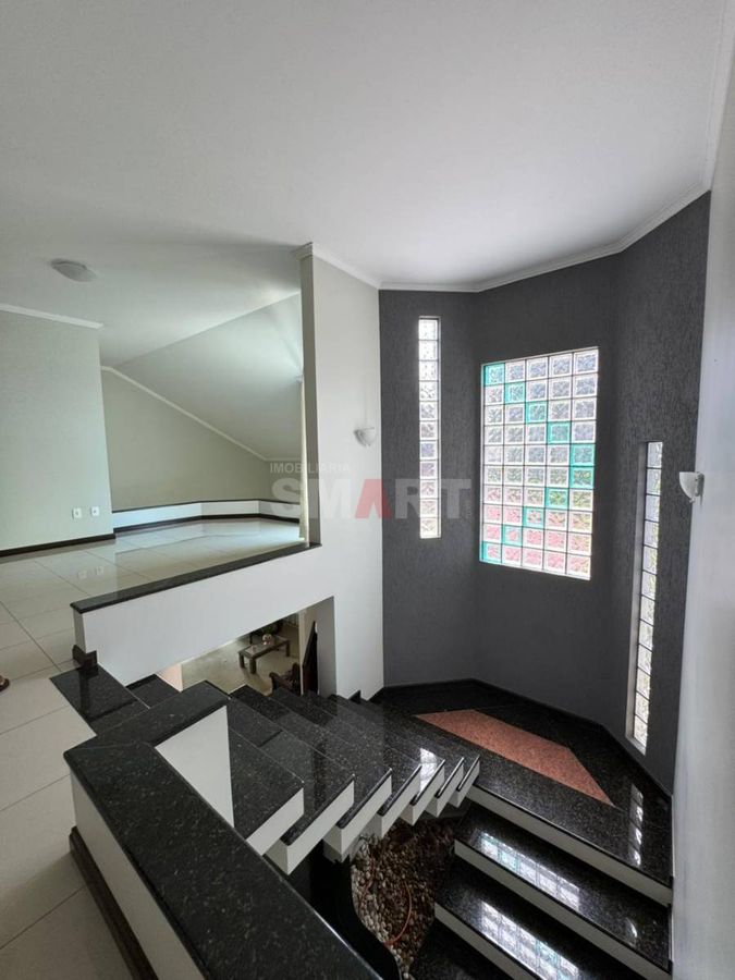 Casa Semimobiliada com 2 Suítes e 1 Quarto no Bairro Vila Nova