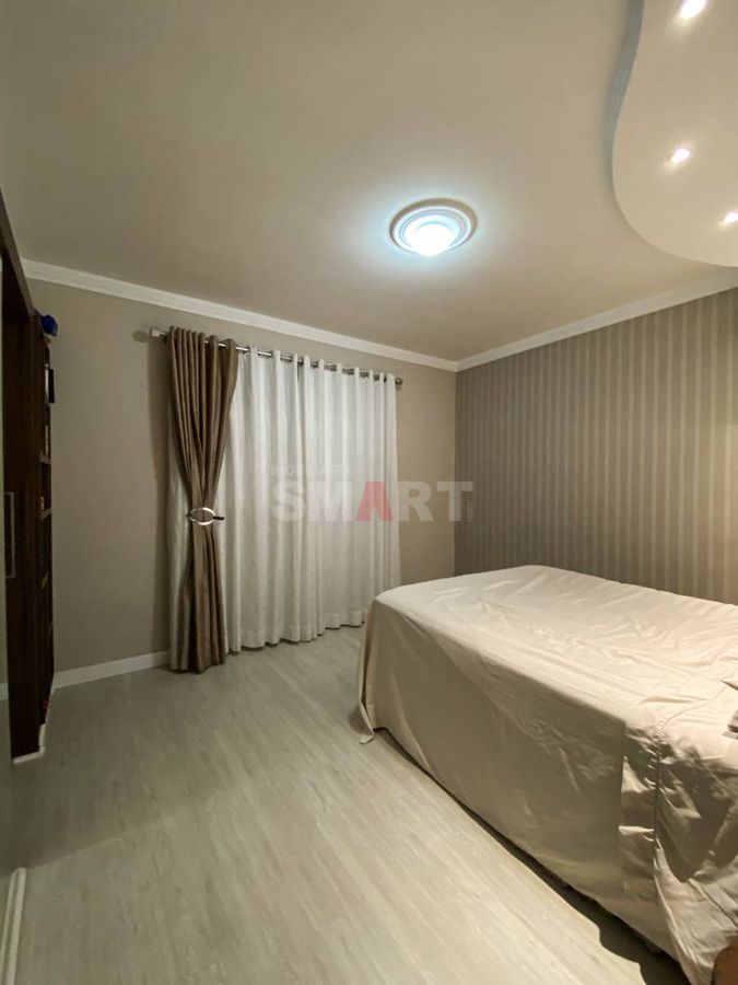 Casa com Sala Comercial à Venda no bairro Estrada Nova