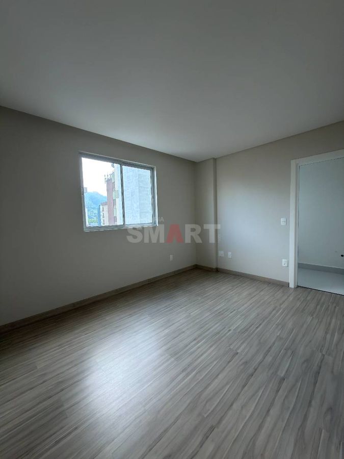 Apartamento Mobiliado no Centro com 3 suítes