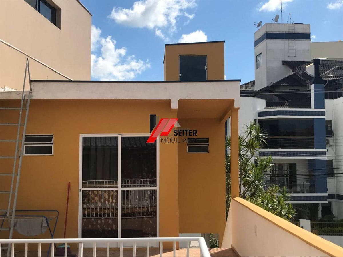 Casa à venda no Centrinho da Lagoa em Florianópolis