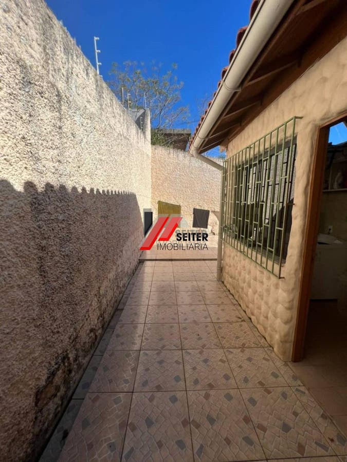 Casa a venda centro de Florianpolis, com 3 dormitorios sendo 1 suíte, vaga de garagem para ate 4 carros