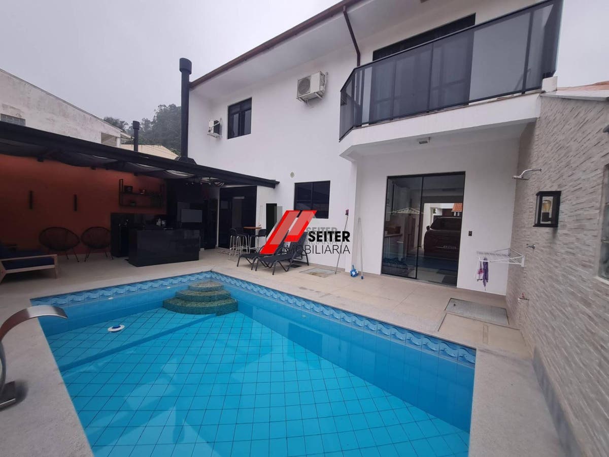 Casa de 4 dormitorios a venda Saco dos Limoes regiao central e proximo a UFSC