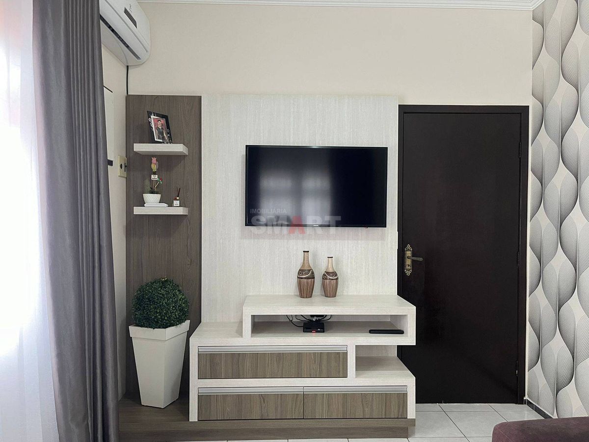 Casa com 1 Suíte e 2 Quartos no Bairro Rau
