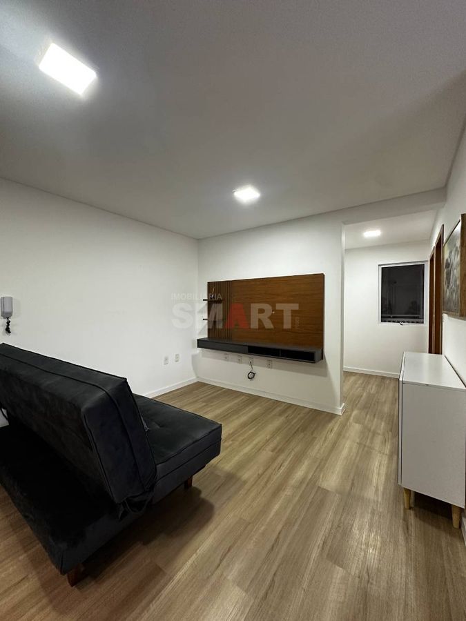 Apartamento com 2 quartos semimobiliado na Vila Nova