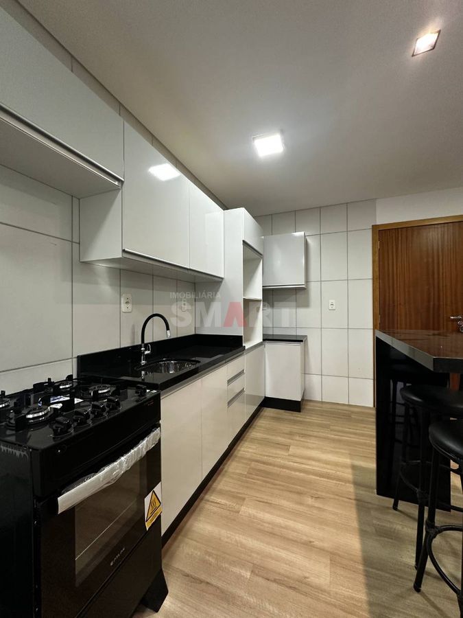 Apartamento com 2 quartos semimobiliado na Vila Nova
