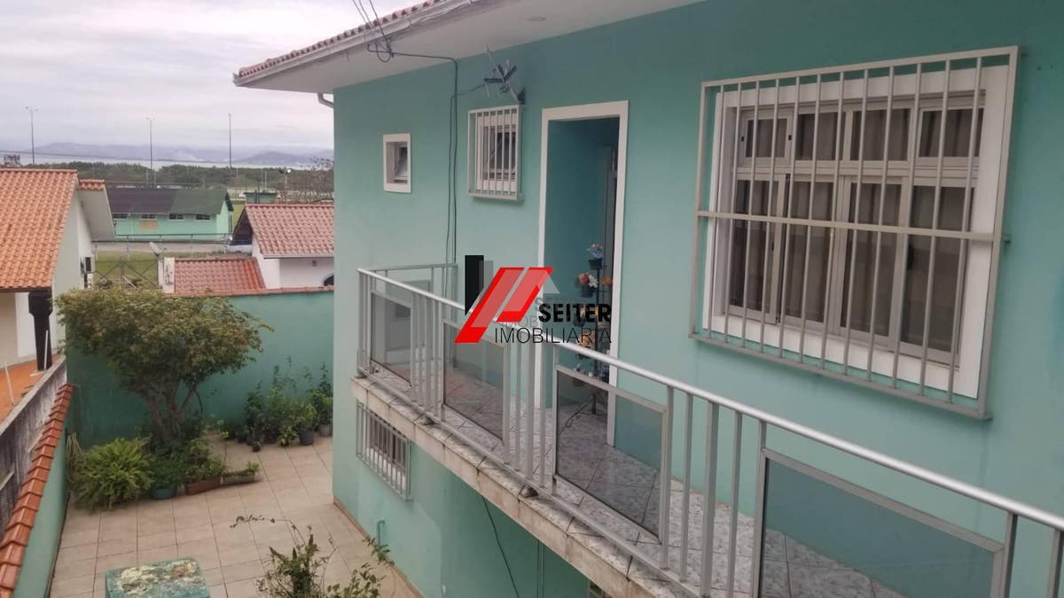 Casa 3 dormitórios com suite venda Pantanal Florianópolis